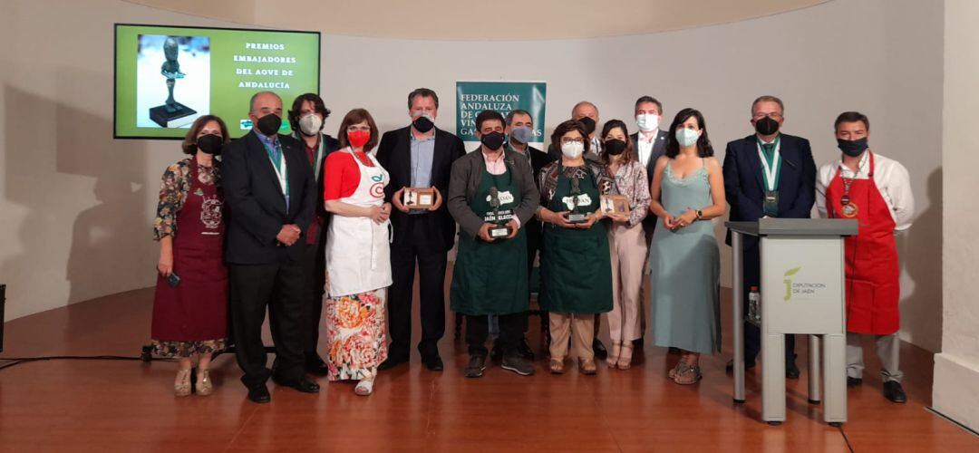 Foto de familia de la entrega de premios que concede Fecoan.