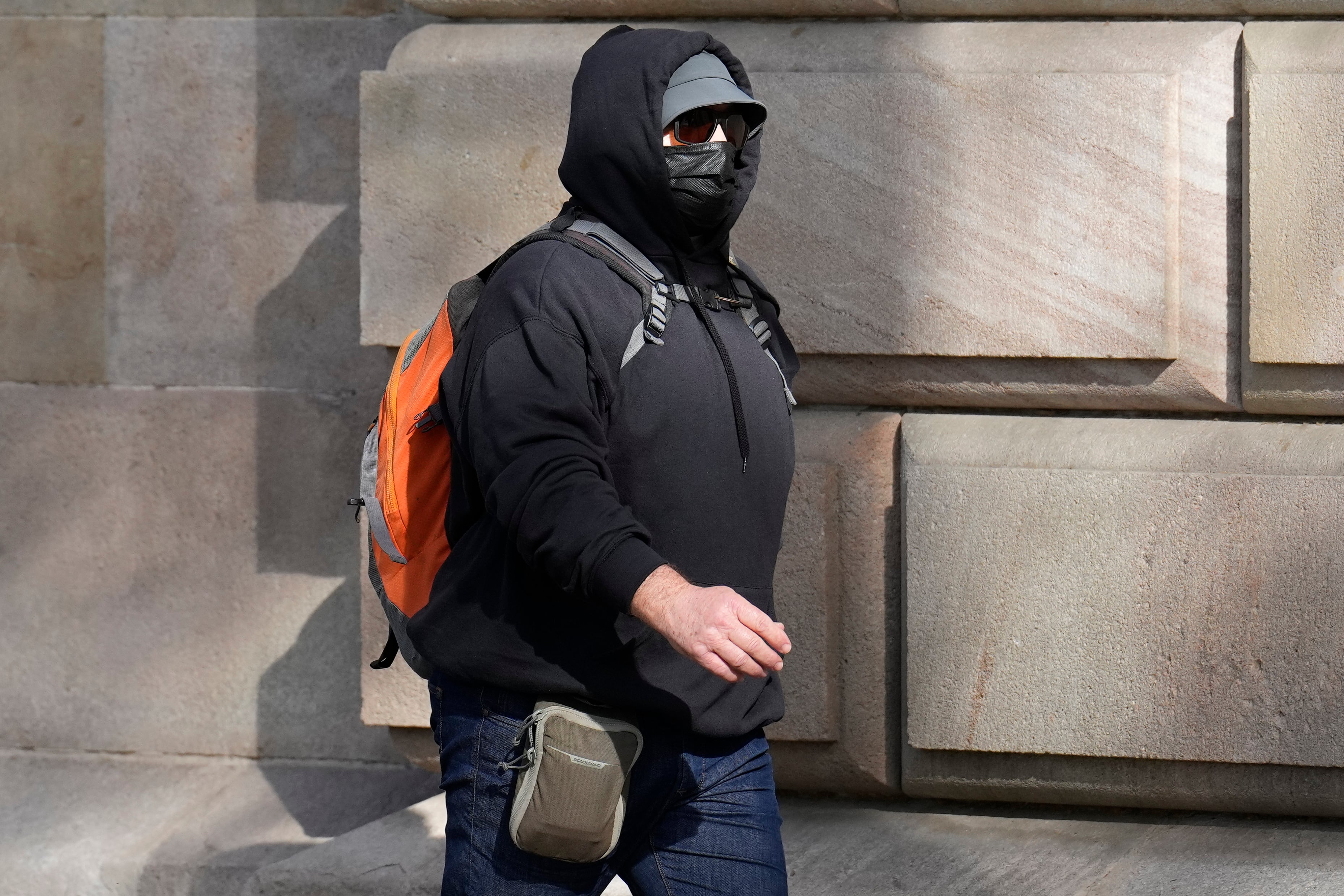 El exprofesor de los Maristas de Barcelona Joaquín Benítez, saliendo de la Audiencia de Barcelona