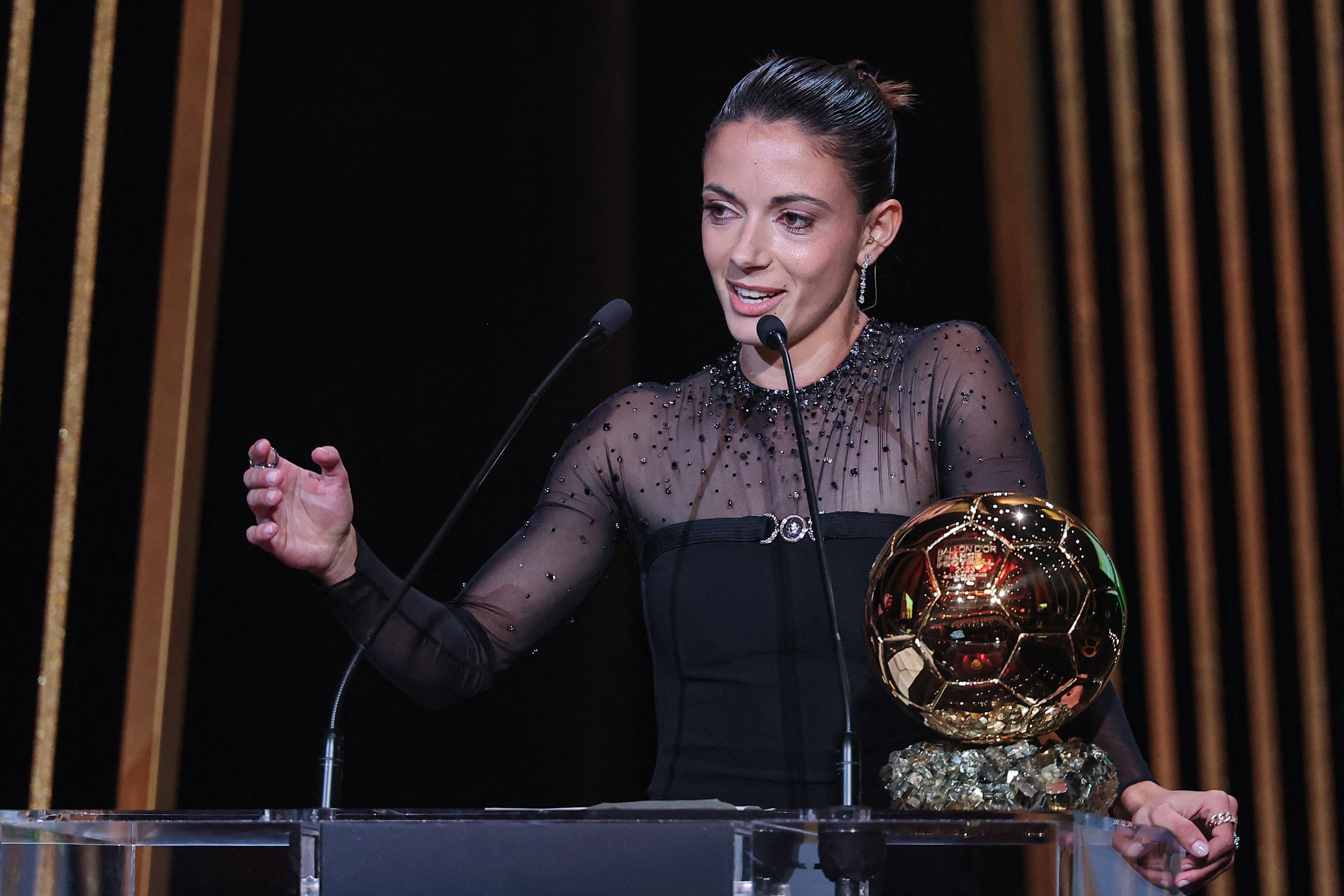 Aitana Bonmatí, campeona del Balón de Oro 2023. (Photo by FRANCK FIFE / AFP) (Photo by FRANCK FIFE/AFP via Getty Images)