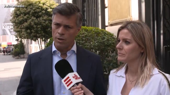 Leopoldo López respondiendo a las preguntas de Andrea Ropero en 'El Intermedio'