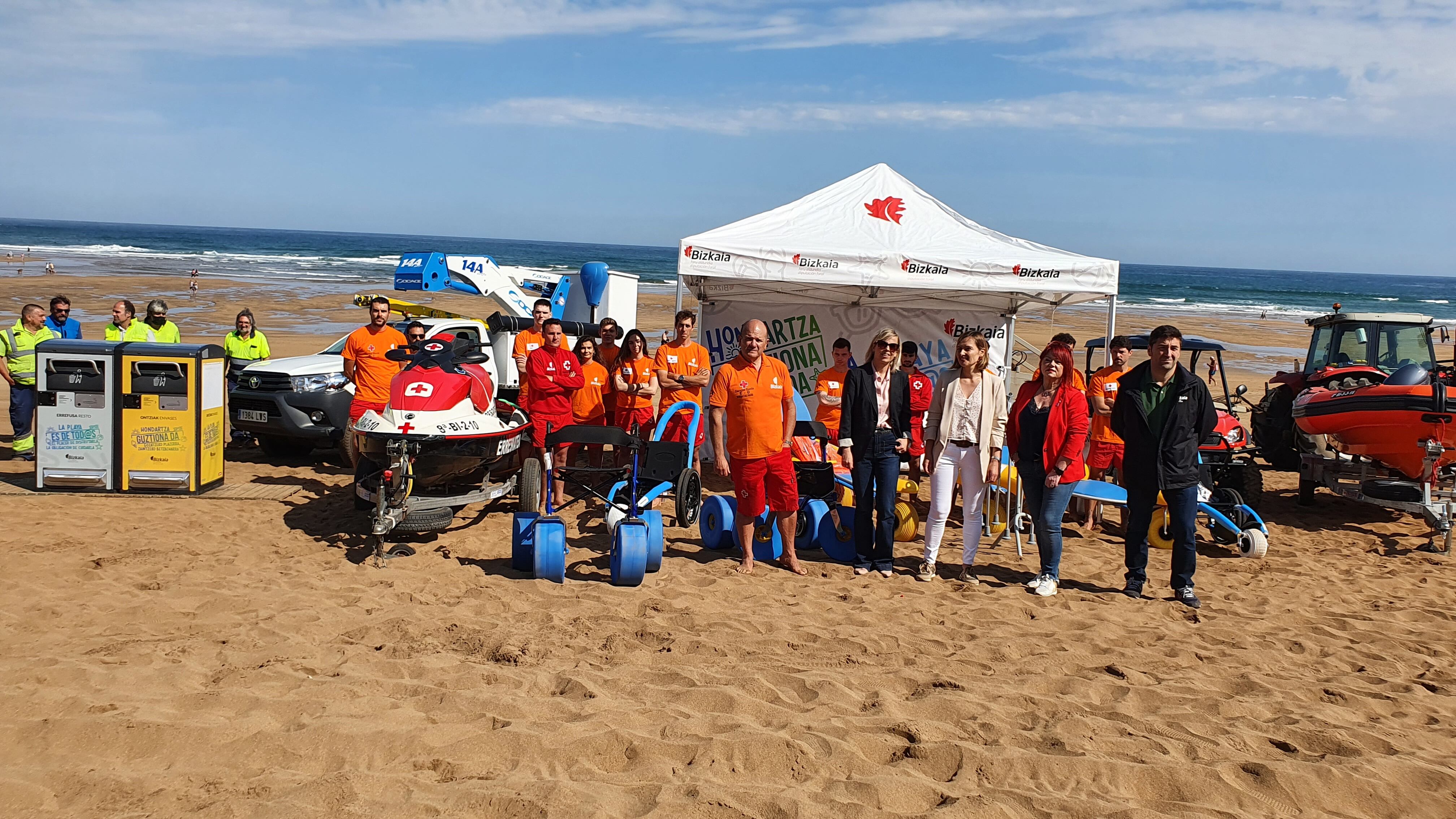 Un total de 154 socorristas velarán por nuestra seguridad en las playas de Bizkaia / DFB