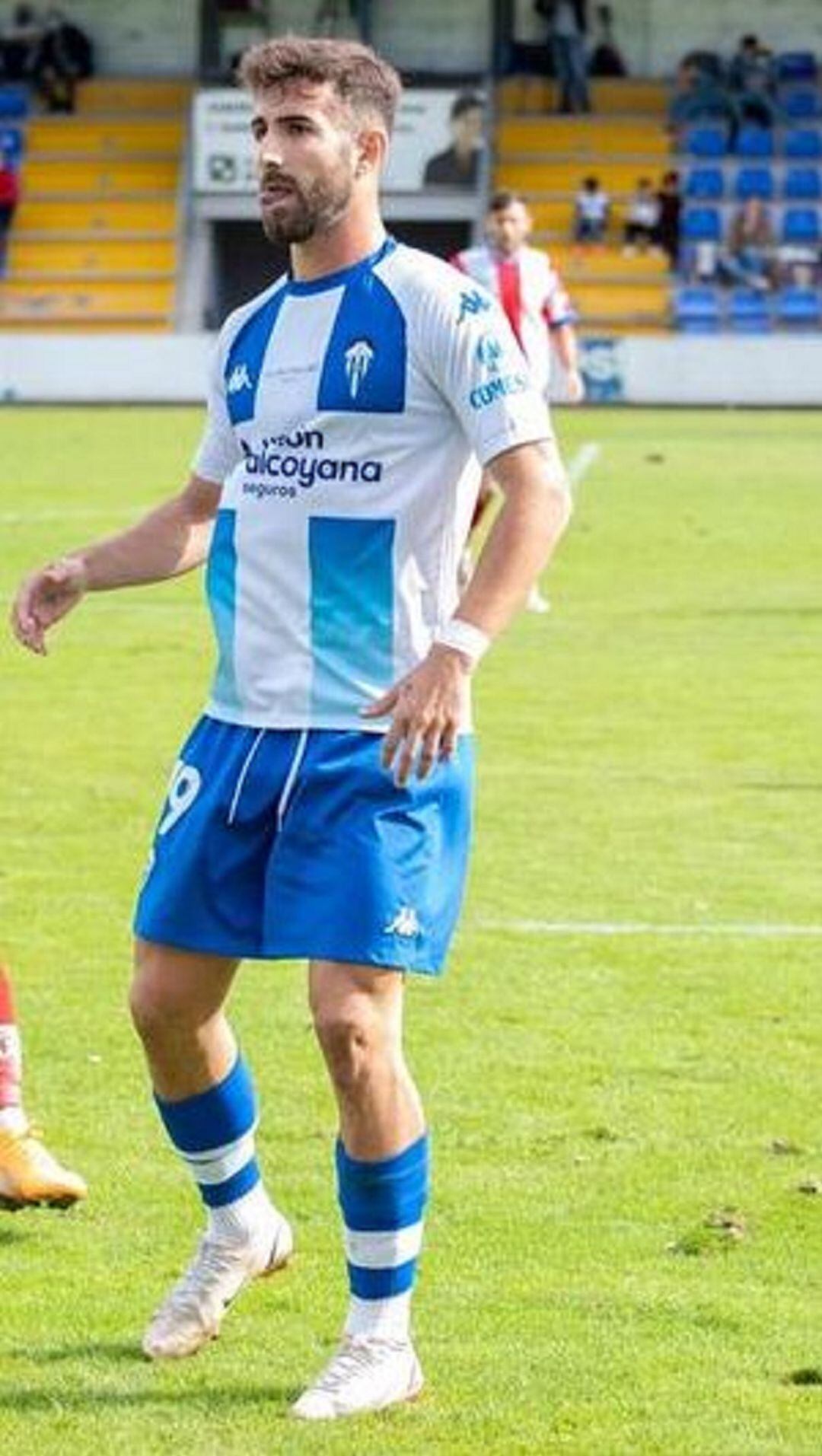 Ángel Sánchez cambia el blanquiazul del Alcoyano por el azulgrana del Eldense