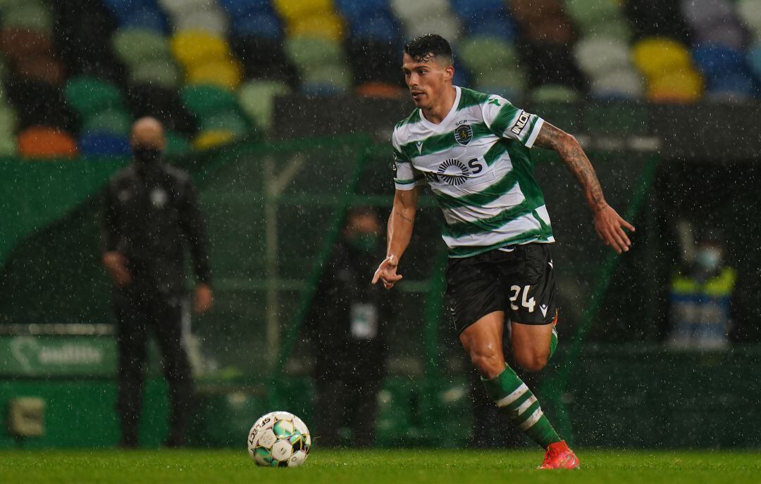 Pedro Porro, durante el partido contra el Portimonense.