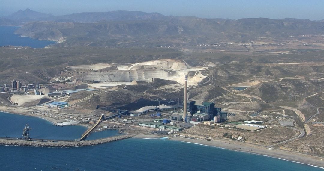 Central Térmica Litoral de Almería: el carbón tiene los días contados.