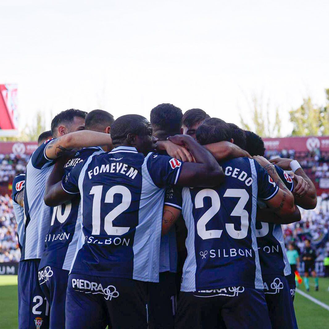 Los jugadores del Córdoba celebran la victoria en Albacete (Prensa CCF)