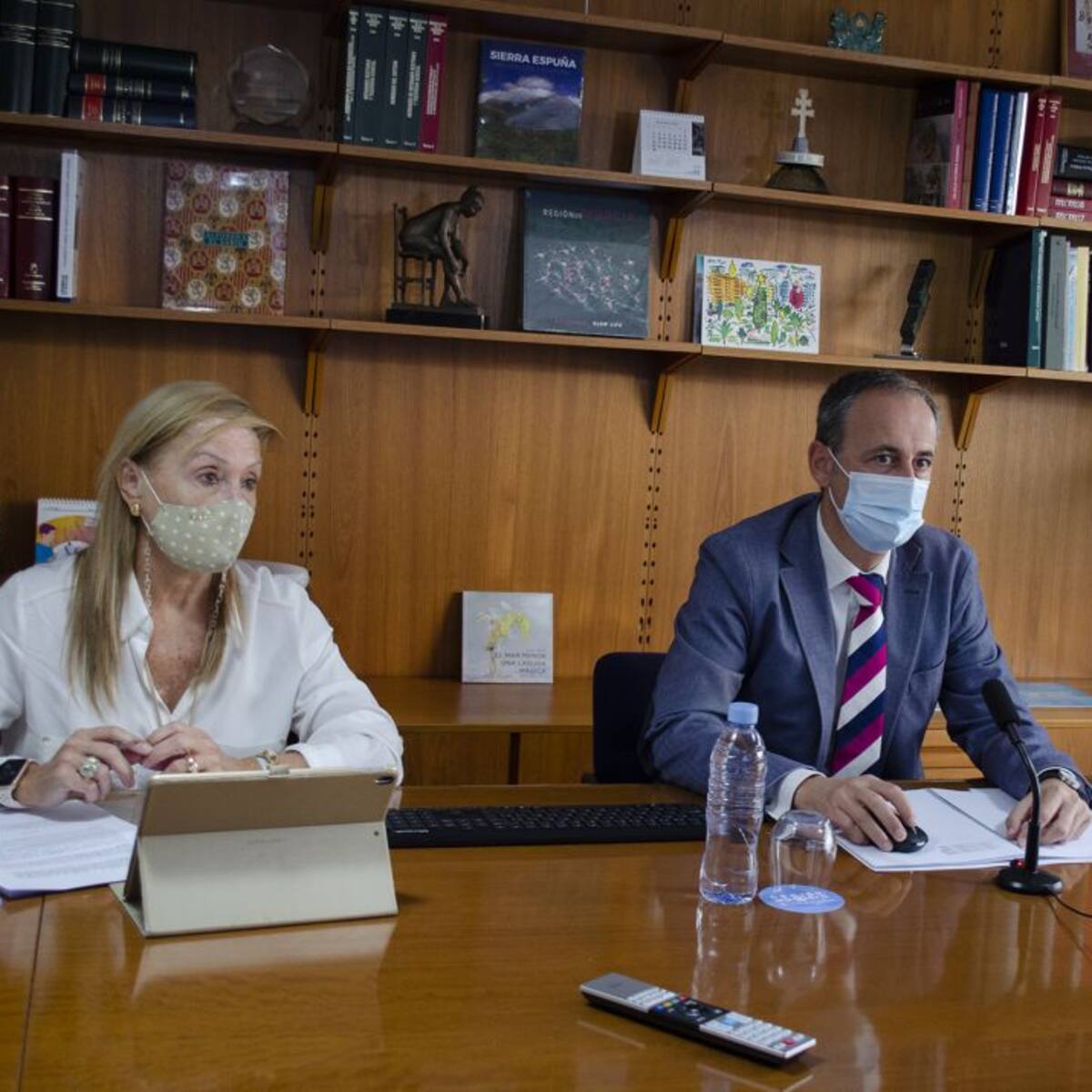 La Comunidad convocará más de un millar de plazas de sanitarios y docentes