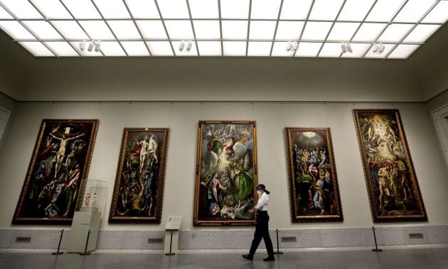 Las obras de El Greco (de izda. a dcha.) &quot;La Crucifixión&quot;, &quot;La Resurrección de Cristo&quot;, &quot;La Anunciación&quot;, &quot;Pentecostés&quot; y &quot;El Bautismo de Cristo&quot; expuestas en en Prado