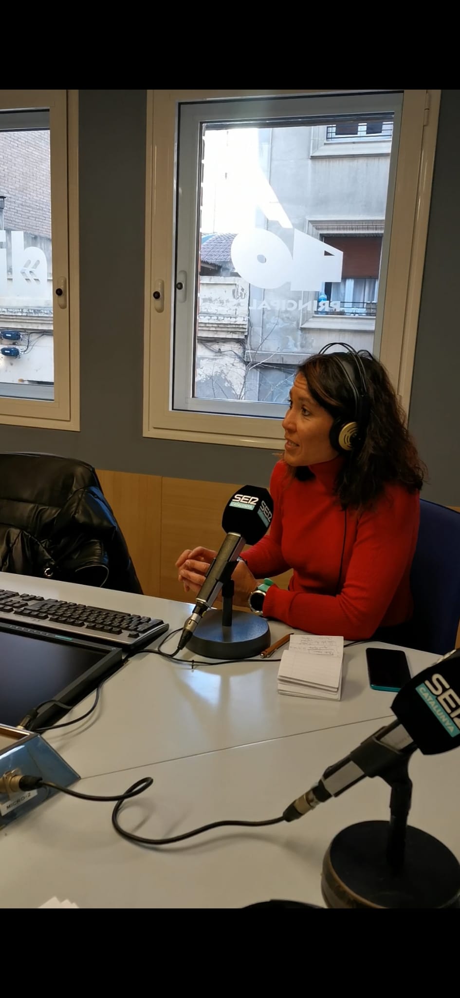 Un moment de l&#039;entrevista a Carme Cabanillas a Ràdio Lleida.