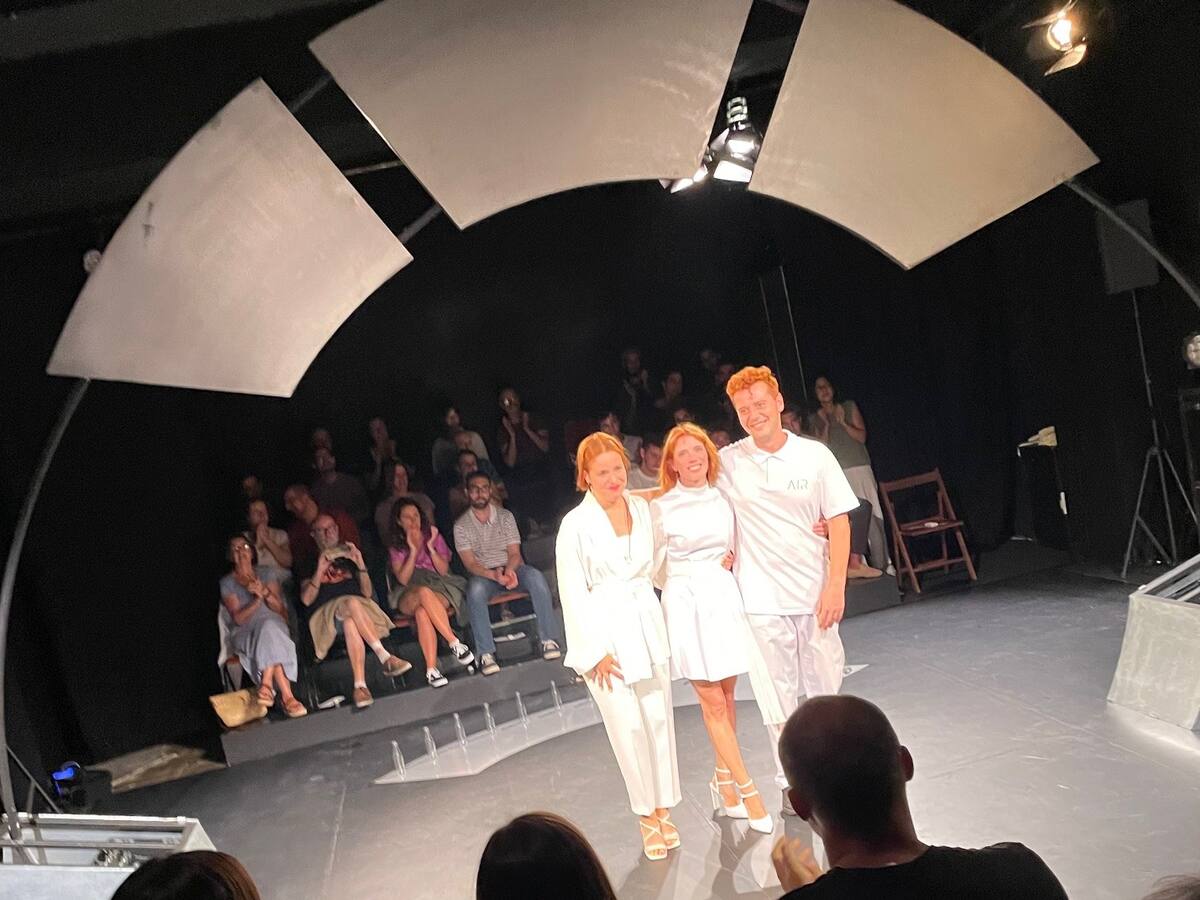 'Not my monkeys': "Estem explotats, vivim per la feina, per què ens ho fem?"