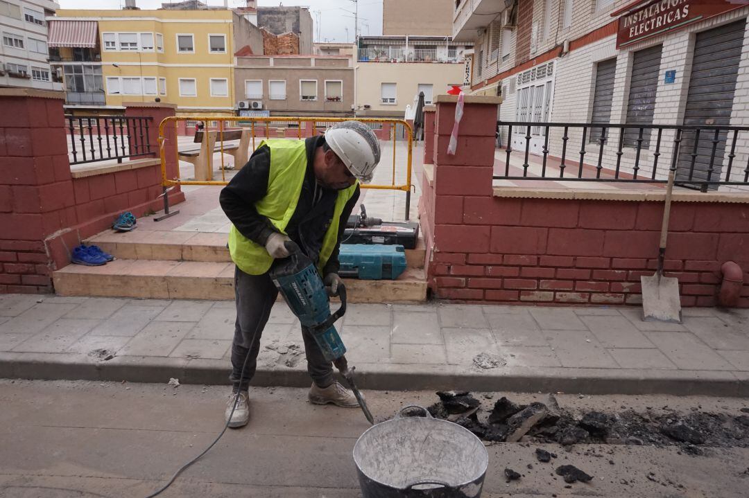 Obras para mejorar la accesibilidad de esta plaza de Elda