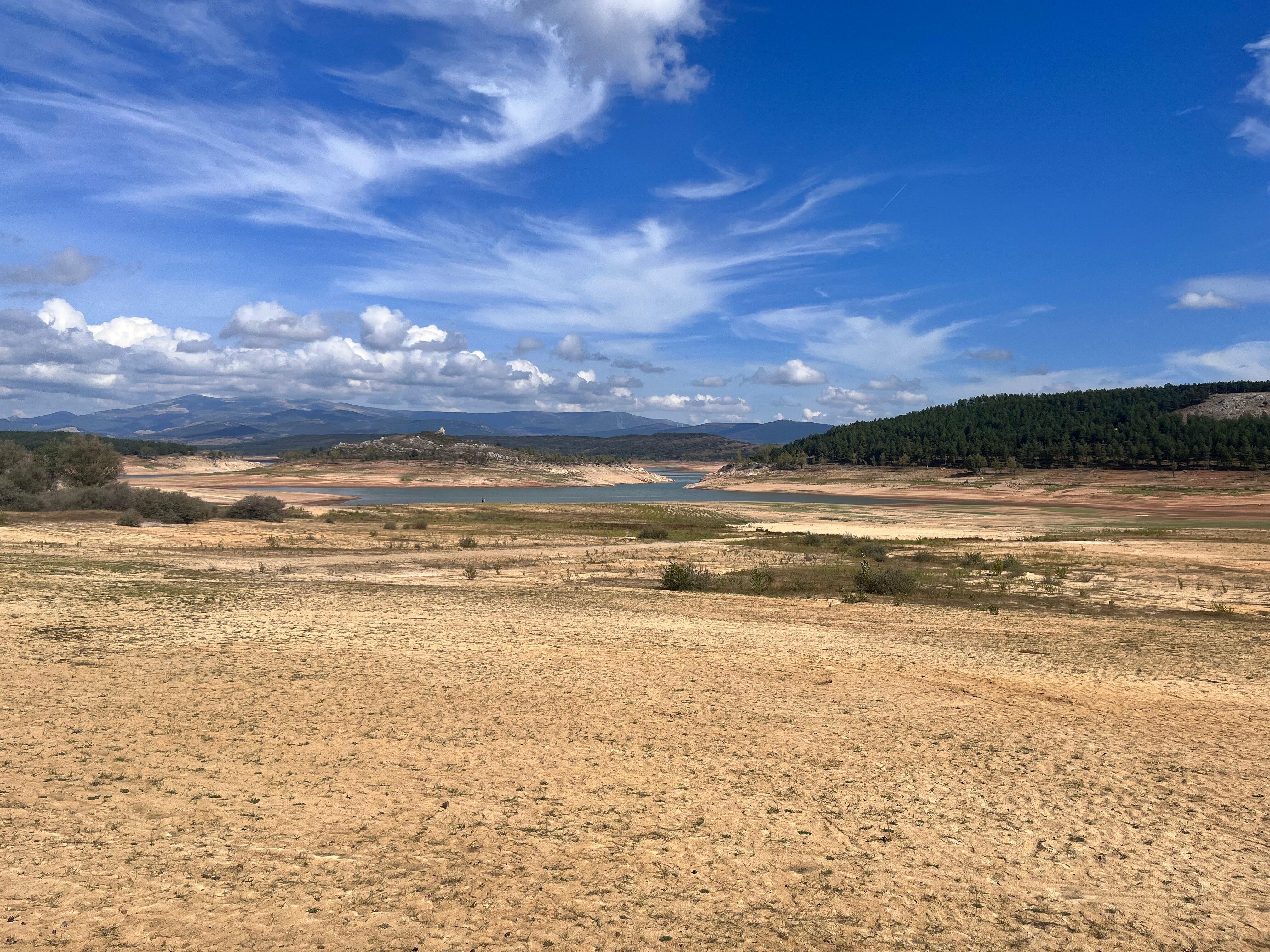 Adjudicadas las obras de restauración de la playa del embalse de Aguilar por 153.191 euros