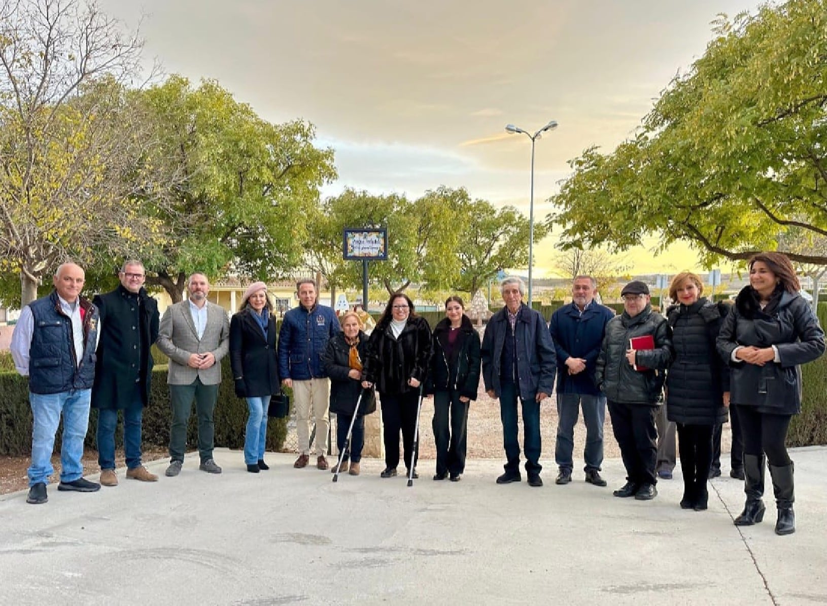 Marisa Arcas da nombre a la Plaza del Parque de Torrealvilla