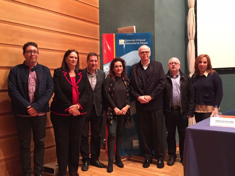 Acto de presentación de Concha Bru como nueva coordinadora de la Seu Universitaria La Marina.