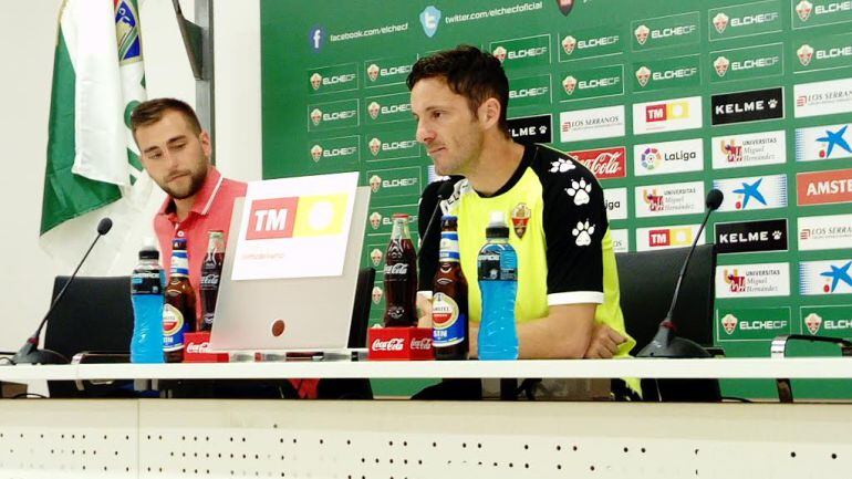 Edu Albacar junto al jefe de Prensa del Elche C.F. Antonio Chaves