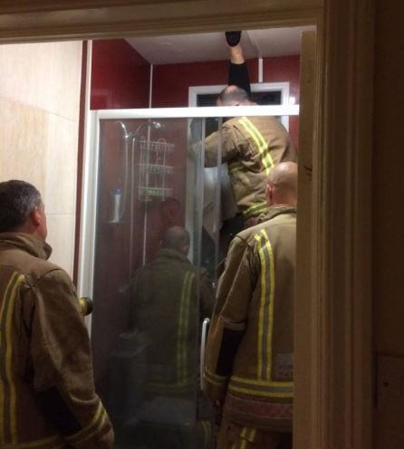 Los bomberos en el lugar de los hechos.