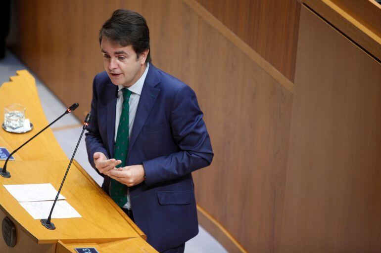 Roberto Bermúdez de Castro durante una intervención en las Cortes de Aragón