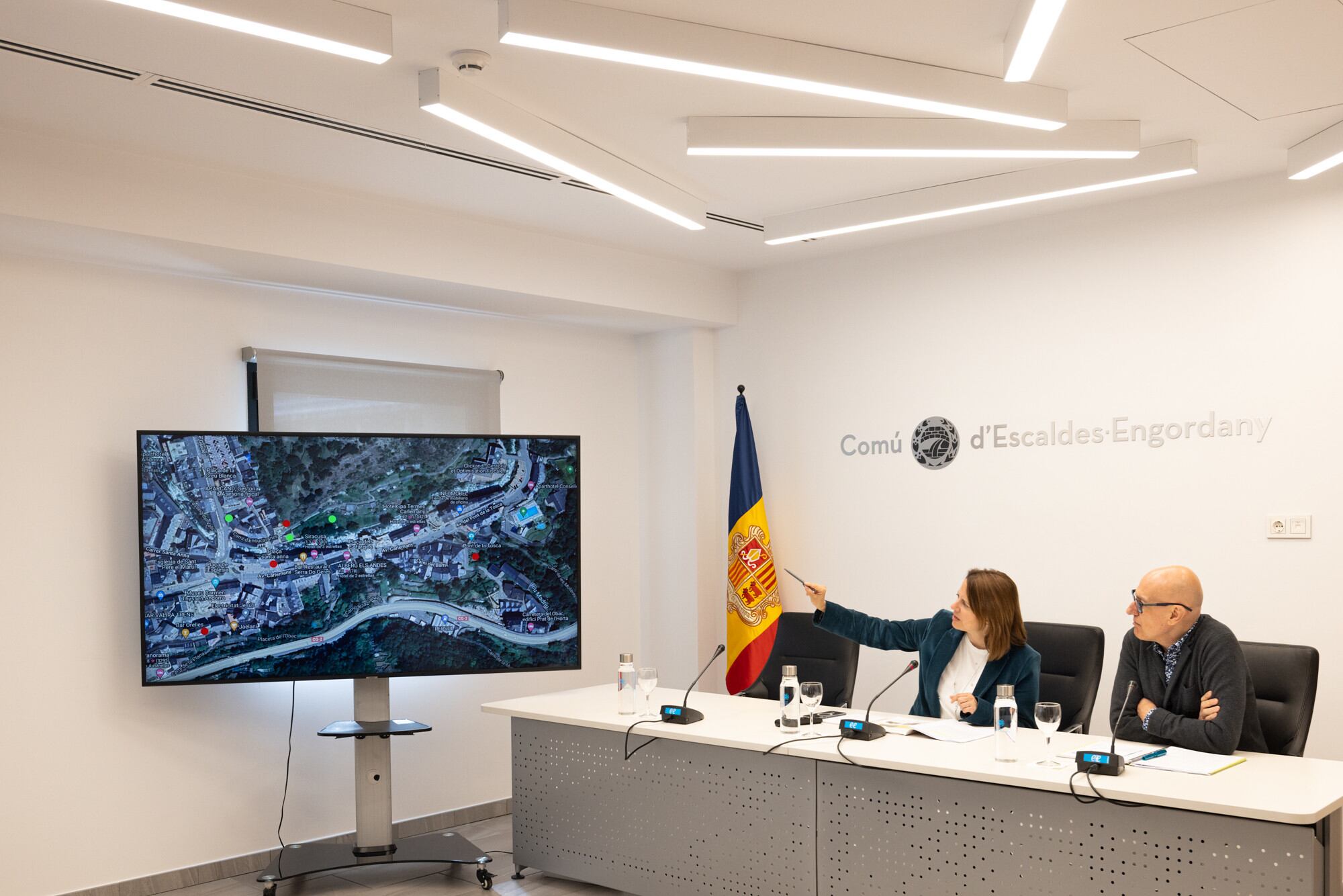 Els cònsols d'Escaldes detallen la compra de nou patrimoni de la parròquia per part del comú en la presentació d'aquest dijous.