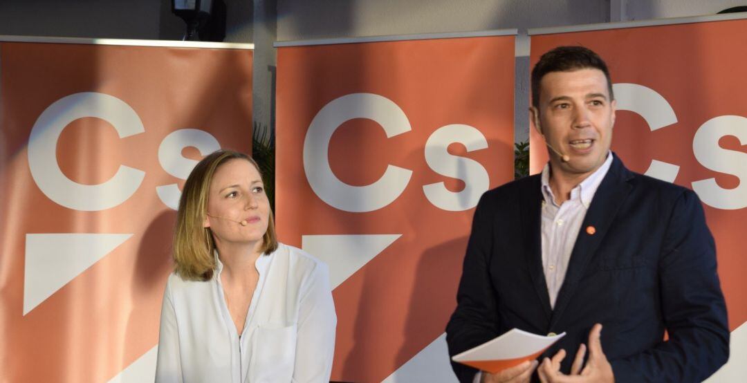 La diputada nacional de Ciudadanos, Marian Adán, y el diputado provincial, Ildefonso Ruiz.