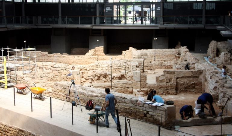 Pla general de la zona del jaciment del Born que estan excavant els investigadors i estudiants de la UB, aquest dimarts 28 de juny. 