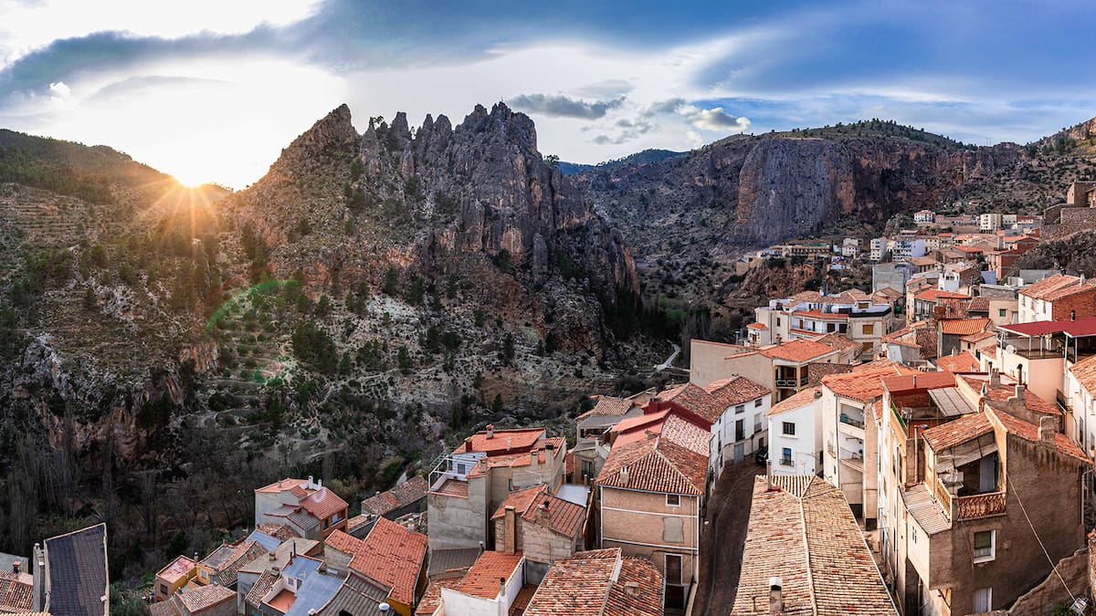 Dos excursionistas piden ayuda a la Guardia Civil tras desorientarse en un paraje de Ayna