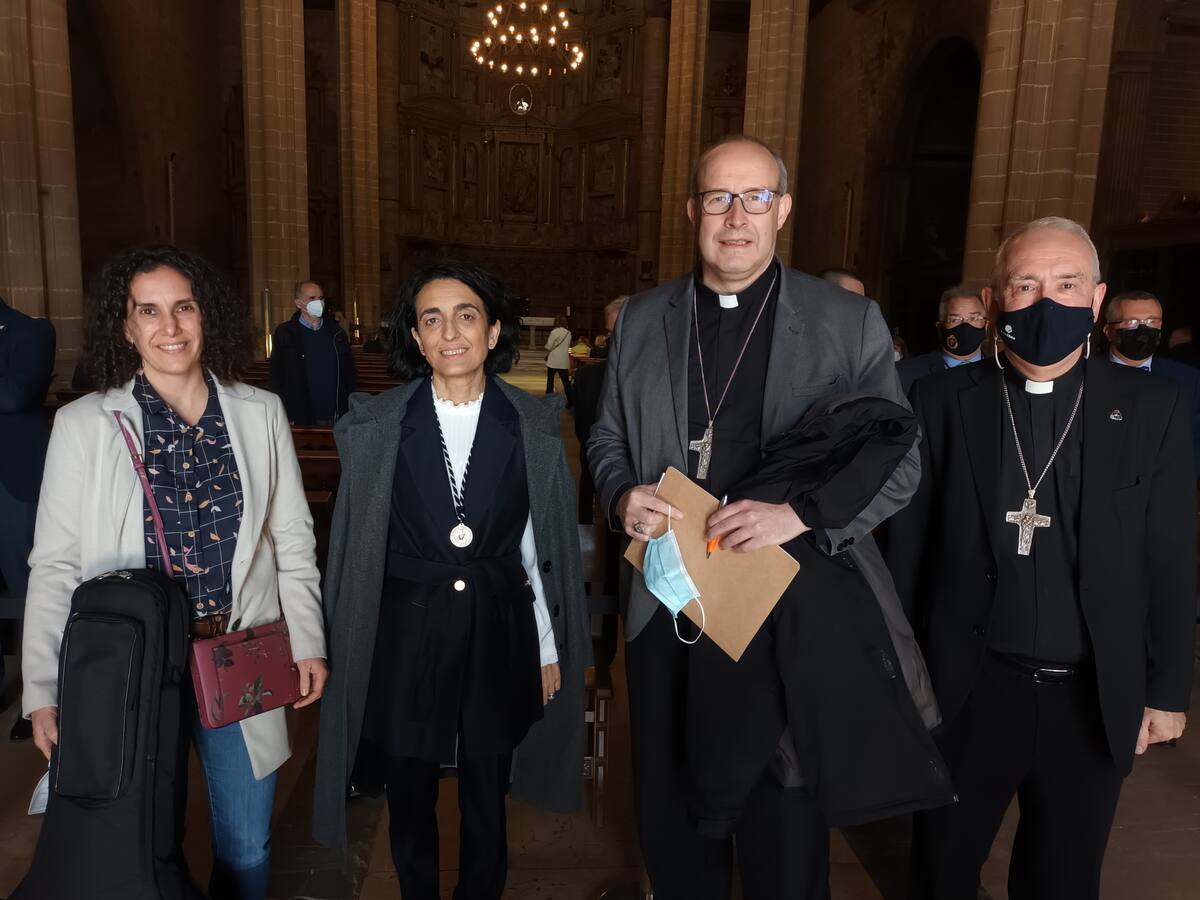 Barbastro abre su Semana Santa con el pregón de José Antonio Satué y Patricia Badenas
