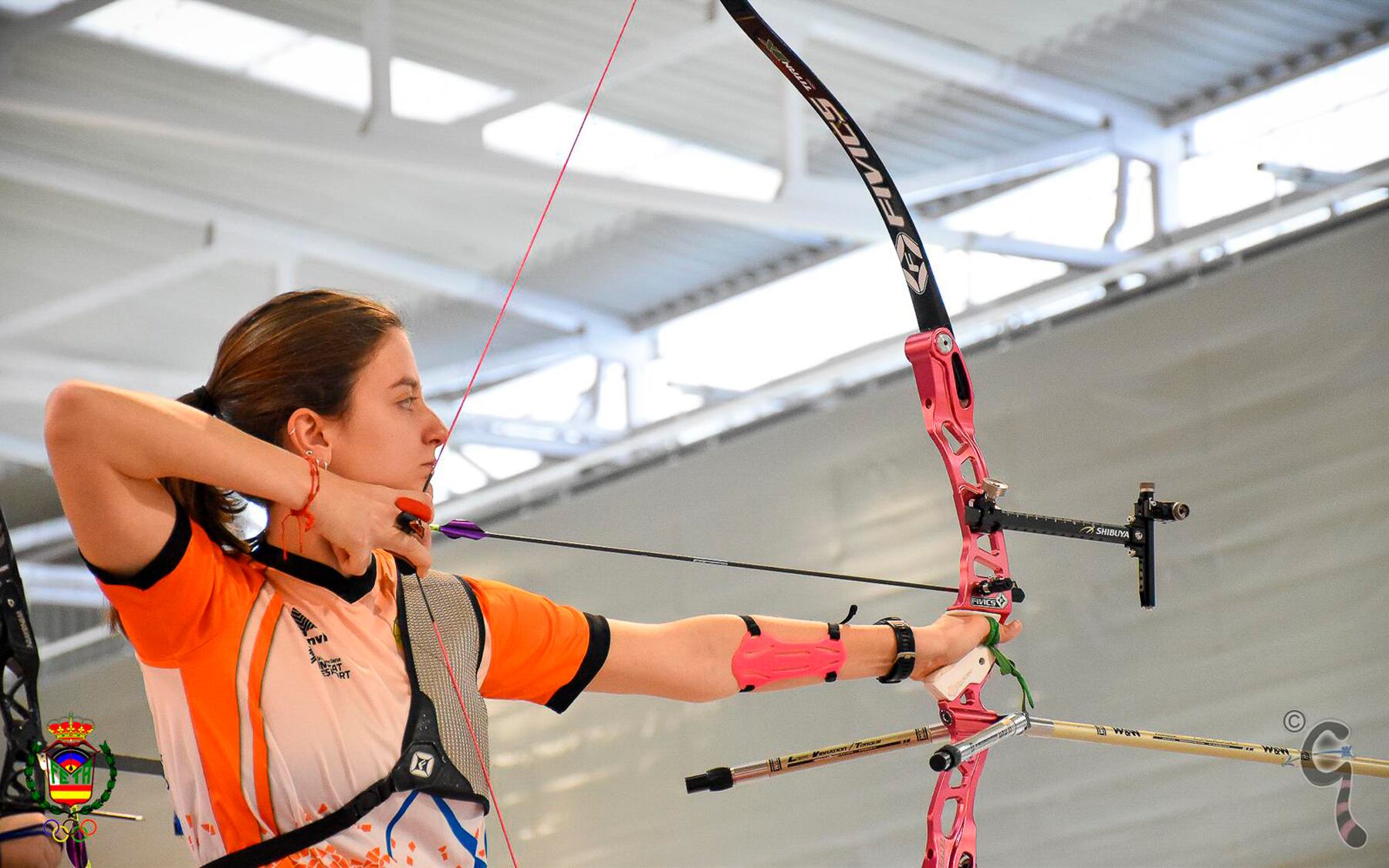 Àngels Alcaraz, durante la competición en plena tirada
