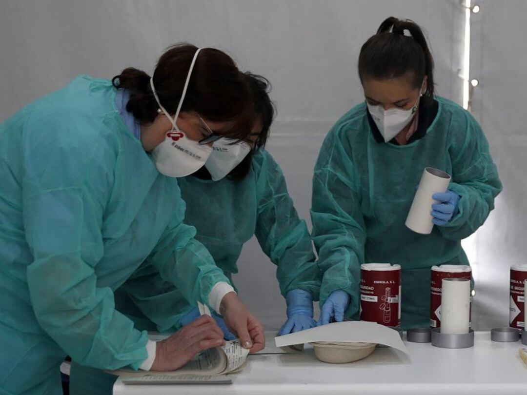 Unas enfermeras trabajan en un cribado de Osakidetza, en una imagen de archivo