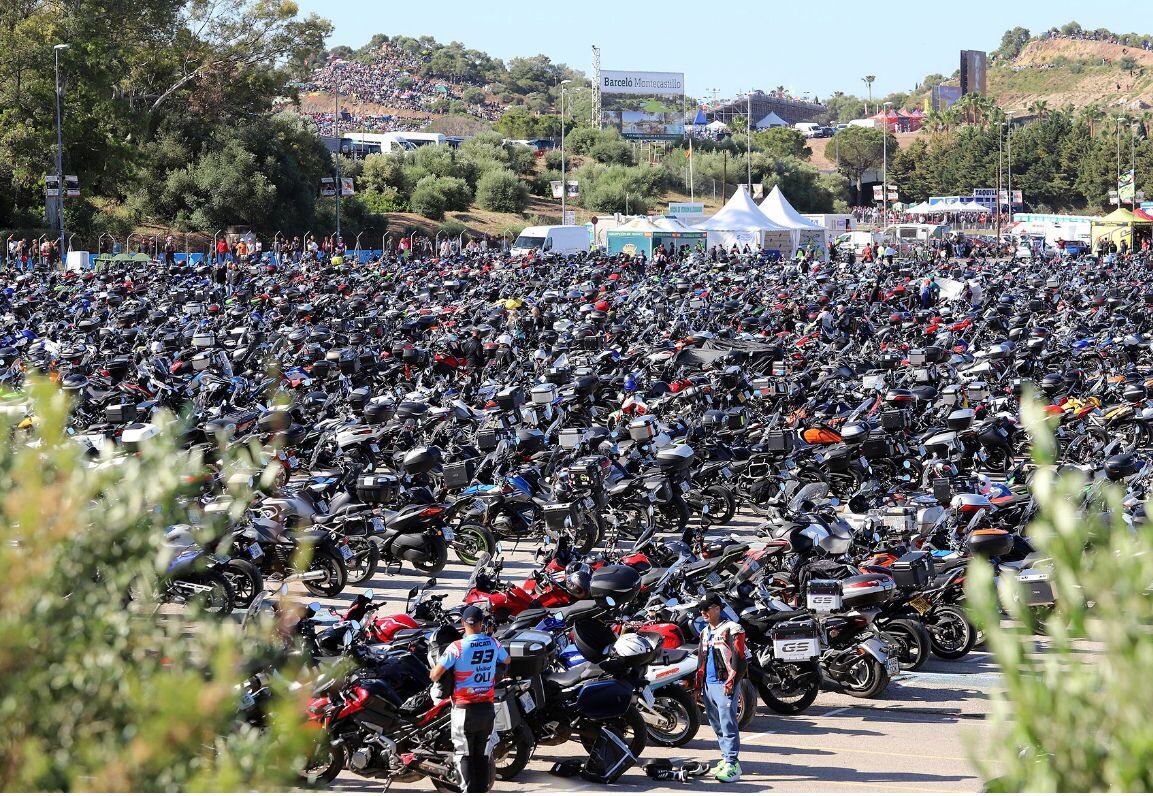 Aparcamiento de motos en el Circuito de Jerez-Ángel Nieto en el GP de Jerez de 2024