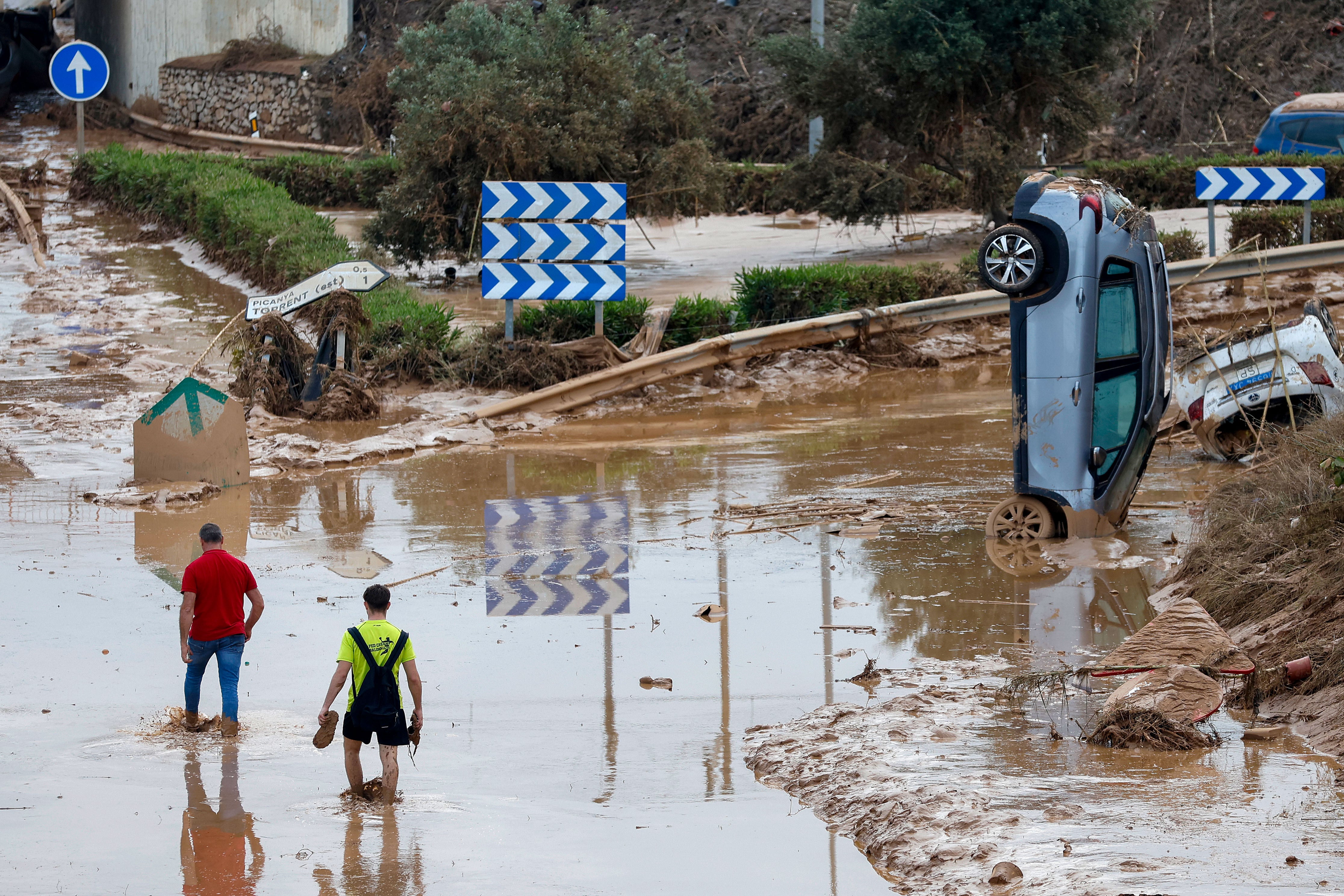 PICANYA (VALENCIA), 31/10/2024.- Aspecto de la carretera que une Valencia y Torrent. EFE/Miguel Ángel Polo