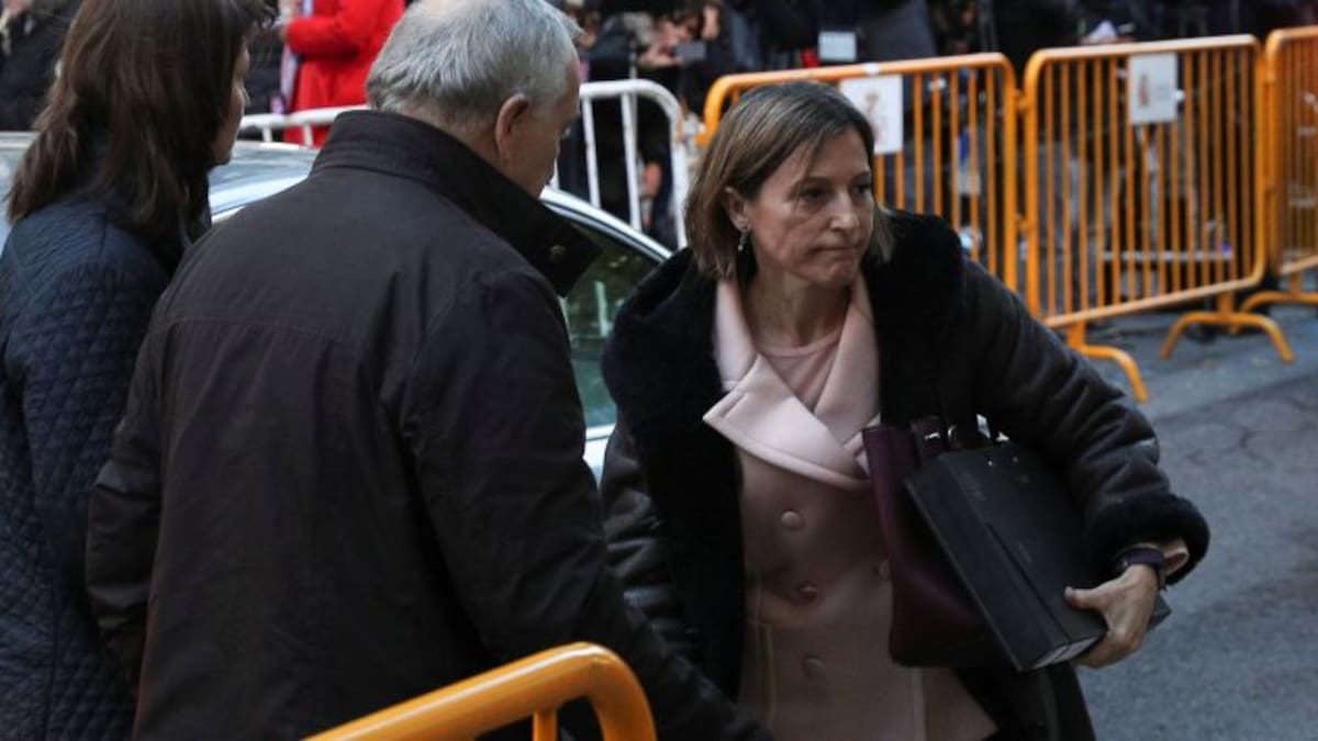 La Mesa del Parlament acata el 155 y reconoce que la declaración de independencia fue de carácter "simbólico"