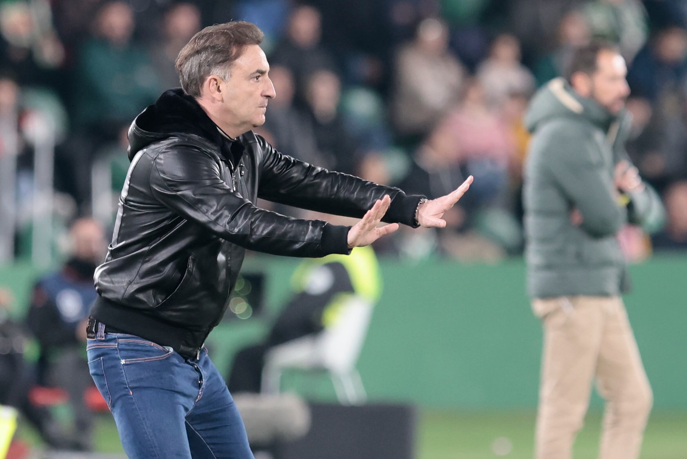 ELCHE (ALICANTE), 06/01/2023.- El entrenador del Celta, Carlos Carvalhal, durante el partido de LaLiga Santander entre el Elche CF y el RC Celta de Vigo celebrado este viernes en el estadio Manuel Martínez Valero de Elche. EFE/ Ana Escobar
