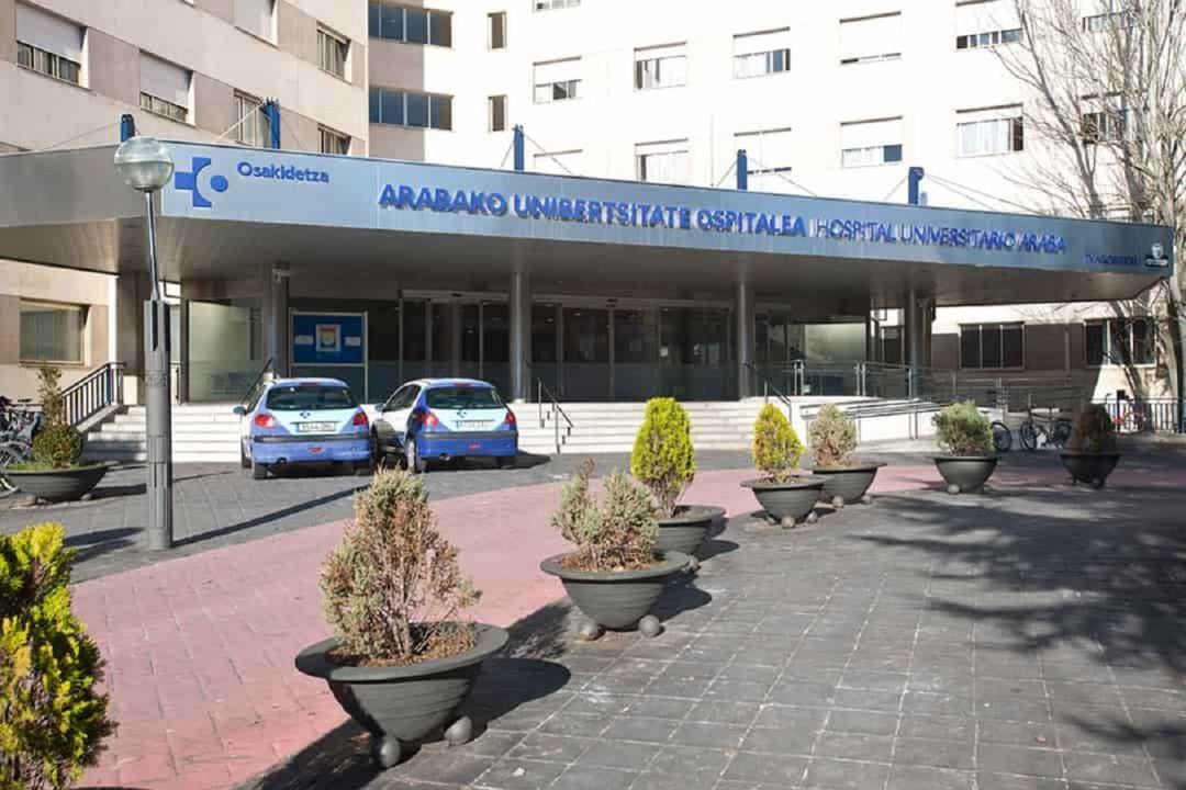 Acceso principal al hospital de Txagorritxu en Vitoria