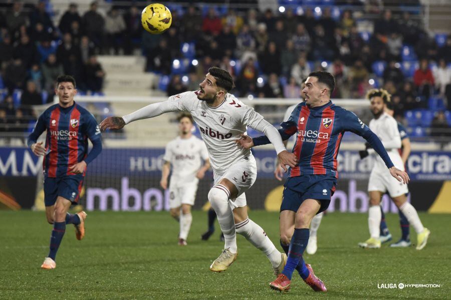 El Huesca cayó derrotado con el Éibar en un disputado partido