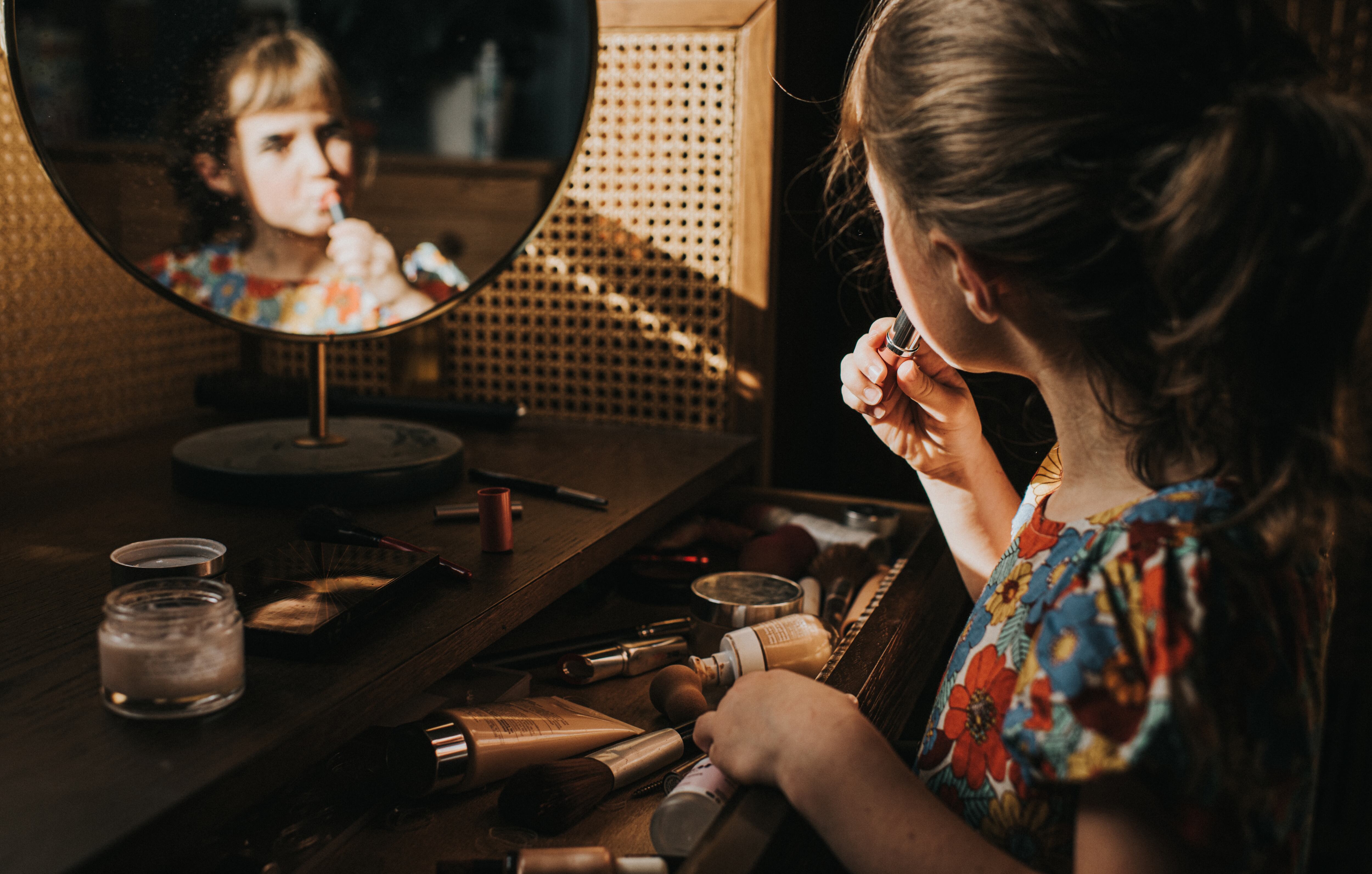 Les nenes, en general, estan menys satisfetes que els nens amb les seves vides