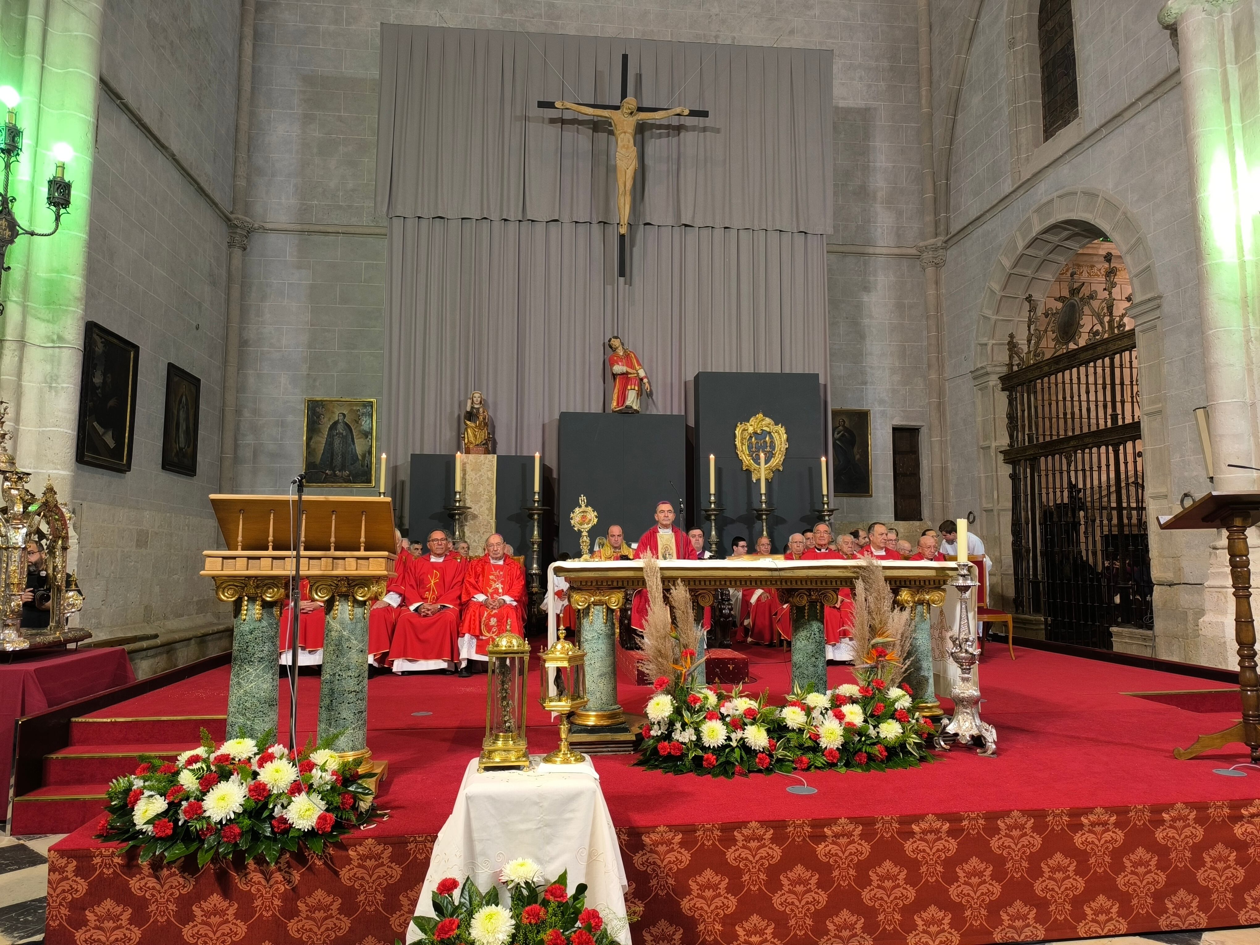 Mikel Garciandía, obispo de Palencia, oficia la eucarostía central del día de San Antolín