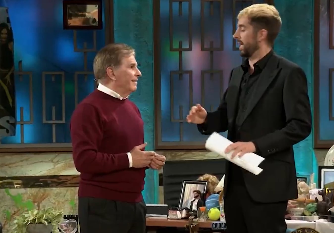 El presentador y actor Pedro Ruiz, junto a David Broncano en &#039;La Revuelta&#039; de TVE.