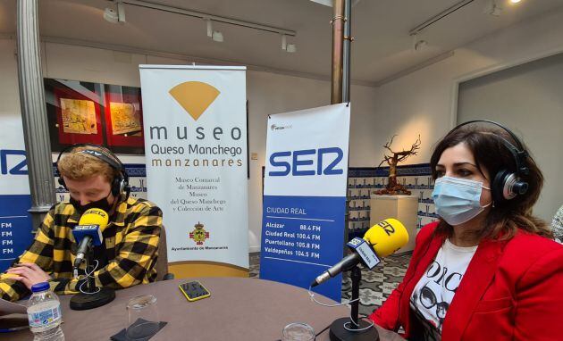 Kevin Orman, con la concejala de Turismo y Museos, Gemma de la Fuente López