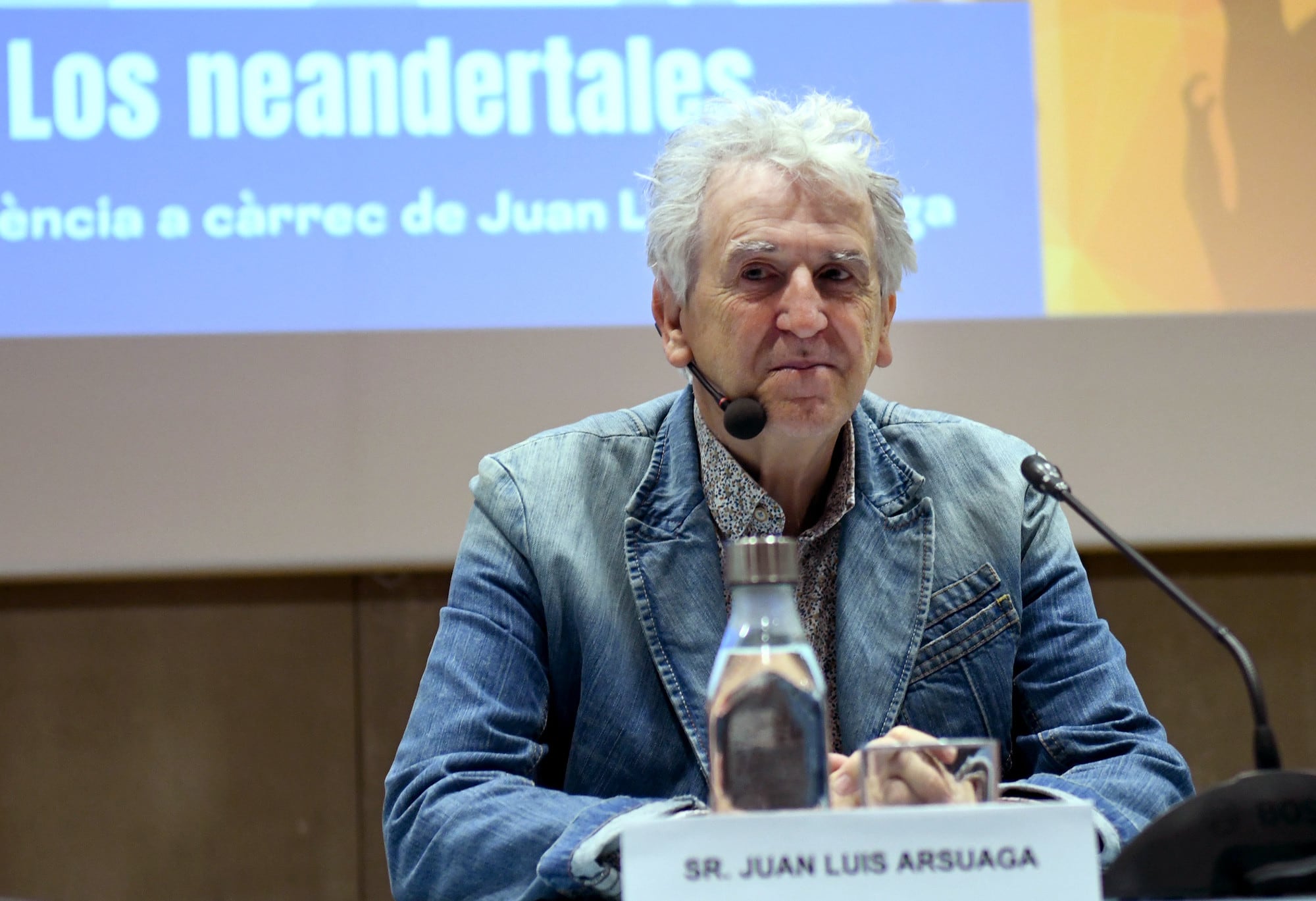 El paleontòleg Juan Luís Arsuaga a les jornades de ciències celebrades aquest matí al centre de Formació Professional d&#039;Aixovall.