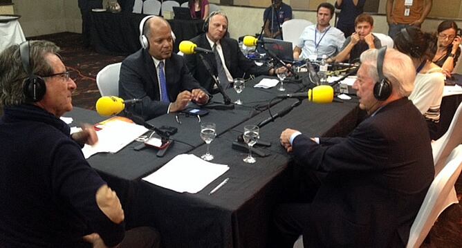 El premio Nobel de Literatura Mario Vargas Llosa, en un programa en directo emitido por todas las emisoras de Prisa Radio y presentado por el periodista Iñaki Gabilondo