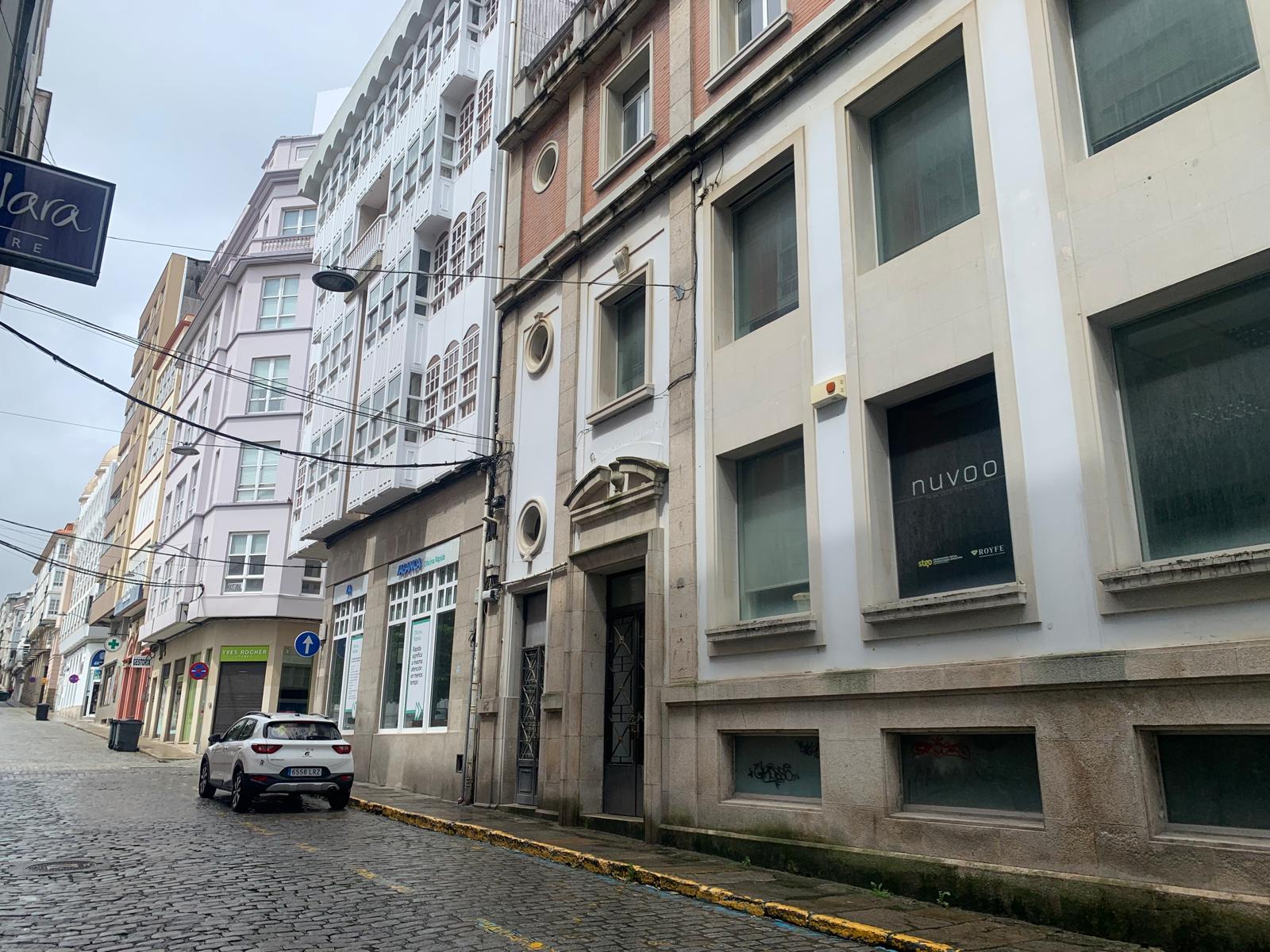 Fachada de la antigua oficina principal de Banesto, en la calle Rubalcava (foto: Cadena SER)