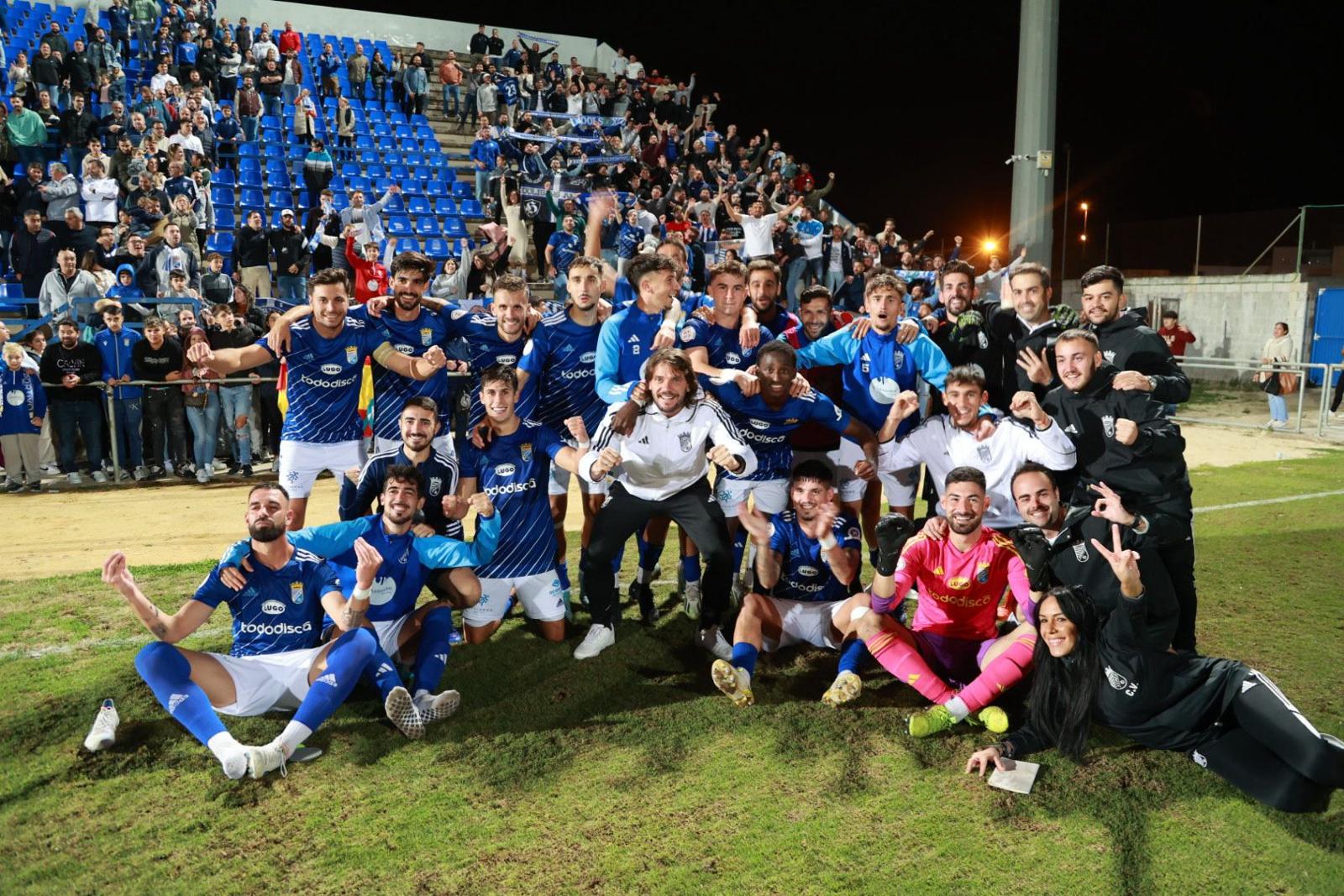 Los jugadores del Xerez CD celebran la victoria ante el Puente Genil