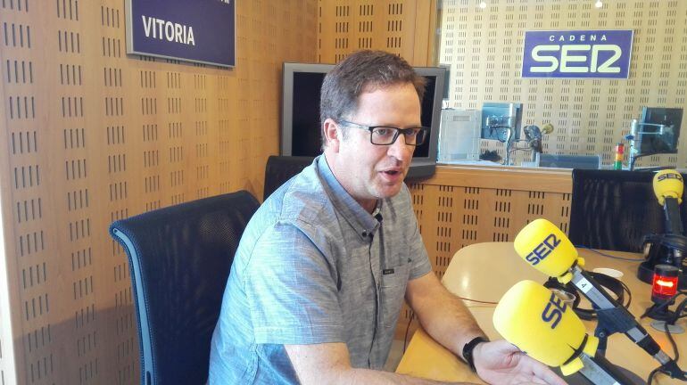 Charlamos con Roberto González Argote, del CEA