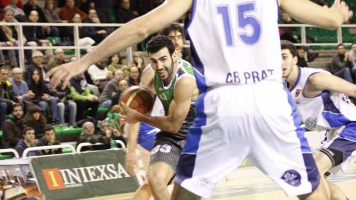 Gana el Cáceres ante el Prat Joventut con 19 puntos de Rolandas Jakstas