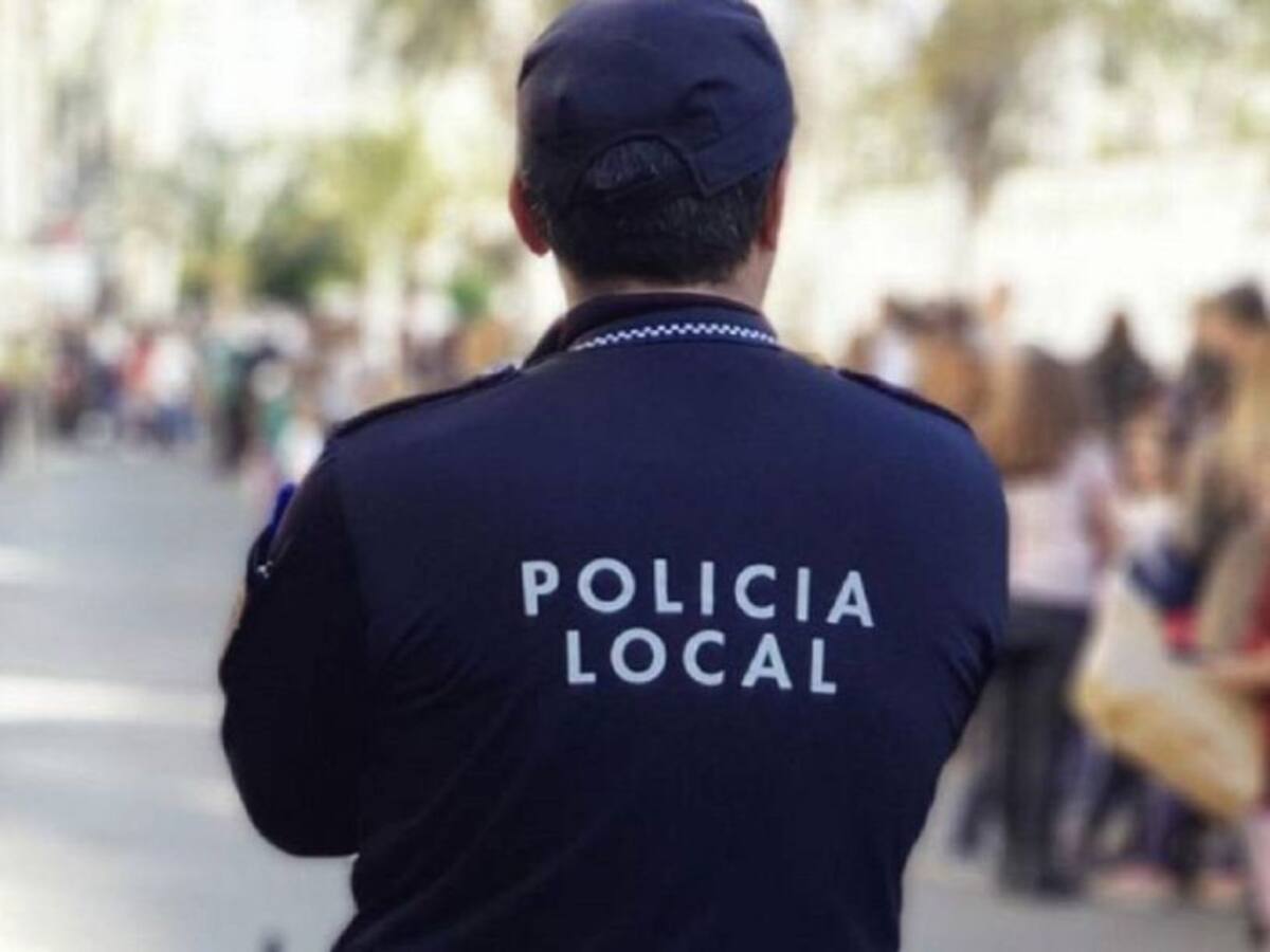 La Policía Local de Elche detiene a dos hombres por robo con violencia en un supermercado
