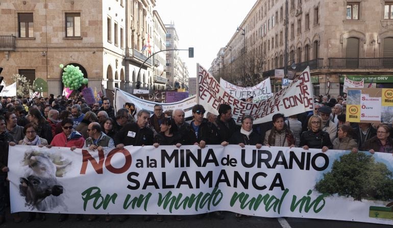 Manifestación conta la mina de uranio de Berkeley.