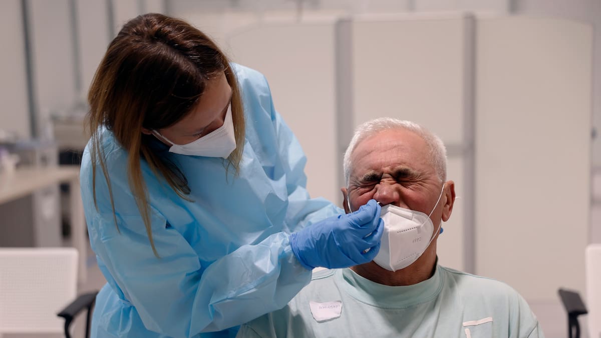 Suben la incidencia y las hospitalizaciones, pero bajan los fallecidos