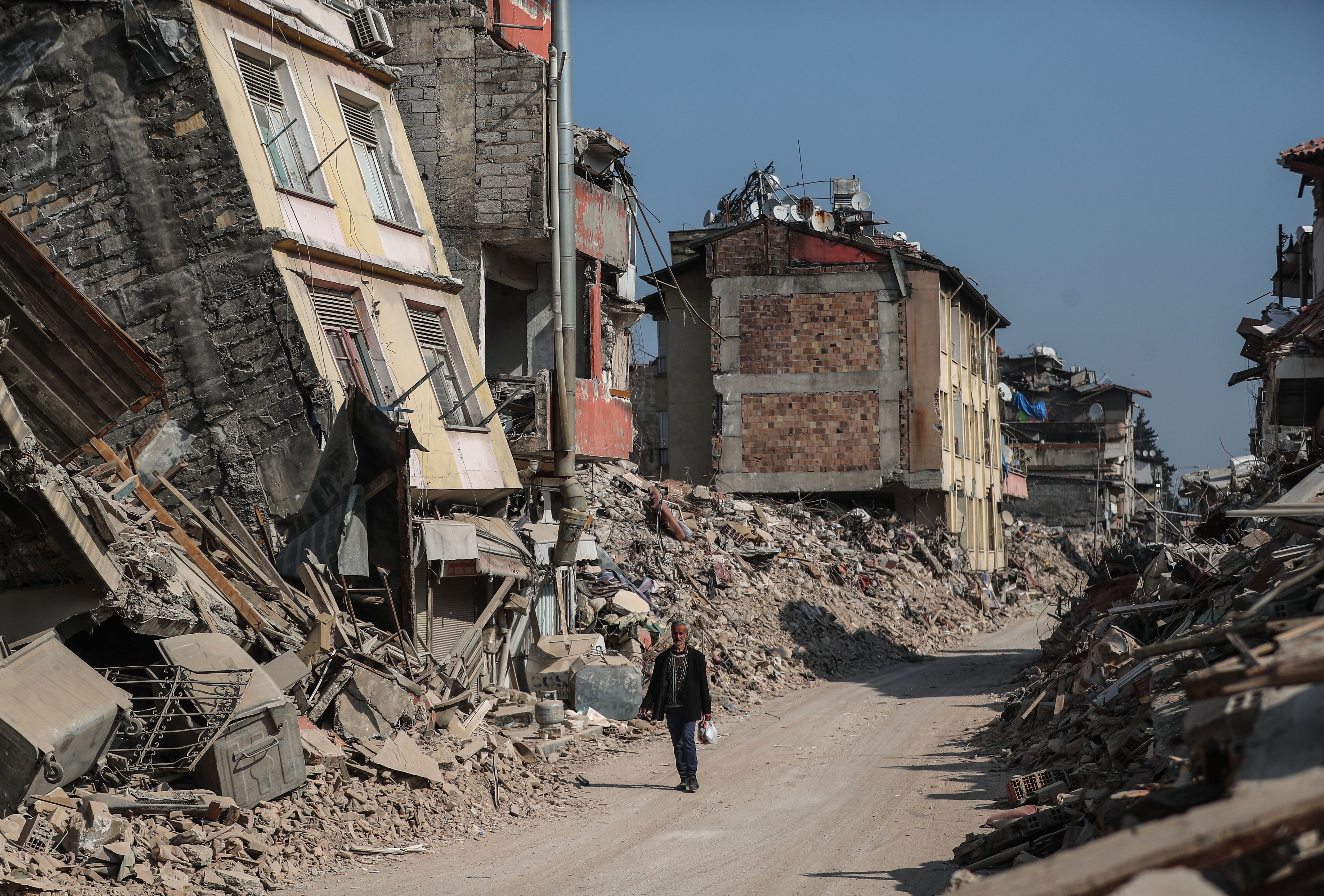 Restos en Hatay (Turquía) tras los devastadores terremotos del 6 de febrero, EFE/EPA/ERDEM SAHIN