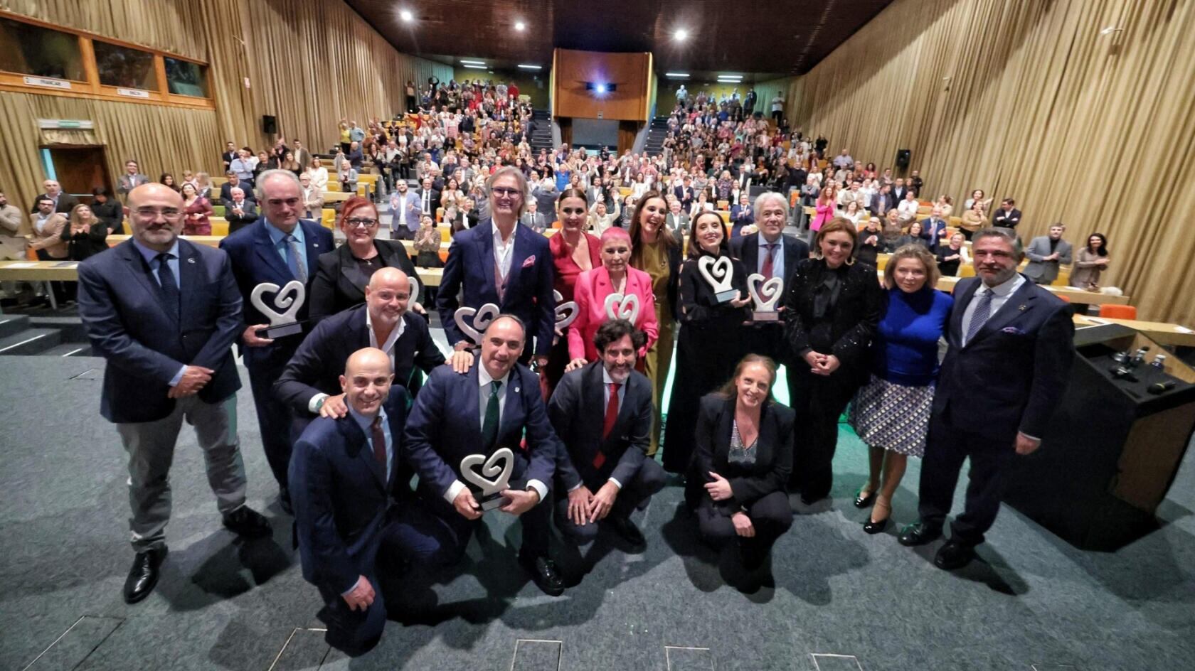 El Unicaja galardonado por la Asociación Española Contra el Cáncer en Málaga