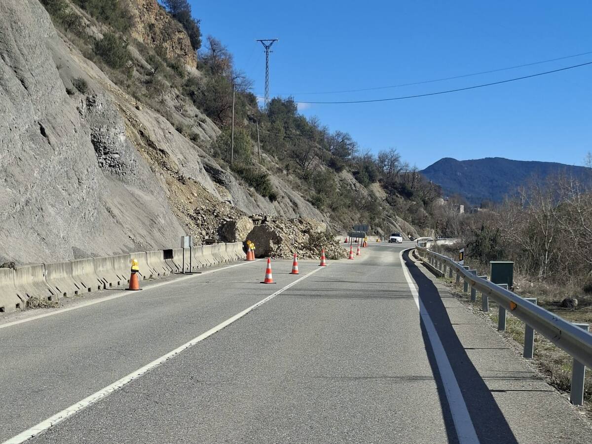 La N‑260 entre Aínsa y Boltaña recupera la circulación tras un gran desprendimiento