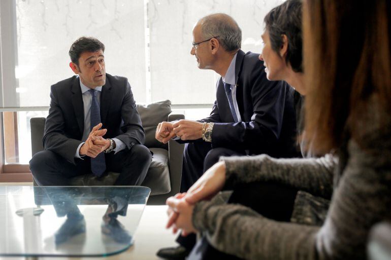 Reunió de treball dels Cap de Govern i de la Secretraria d'Estat de Relacions Institucionals amb els Cònsols d'Ordino,J.Àngel Mortés i Gemma Riba